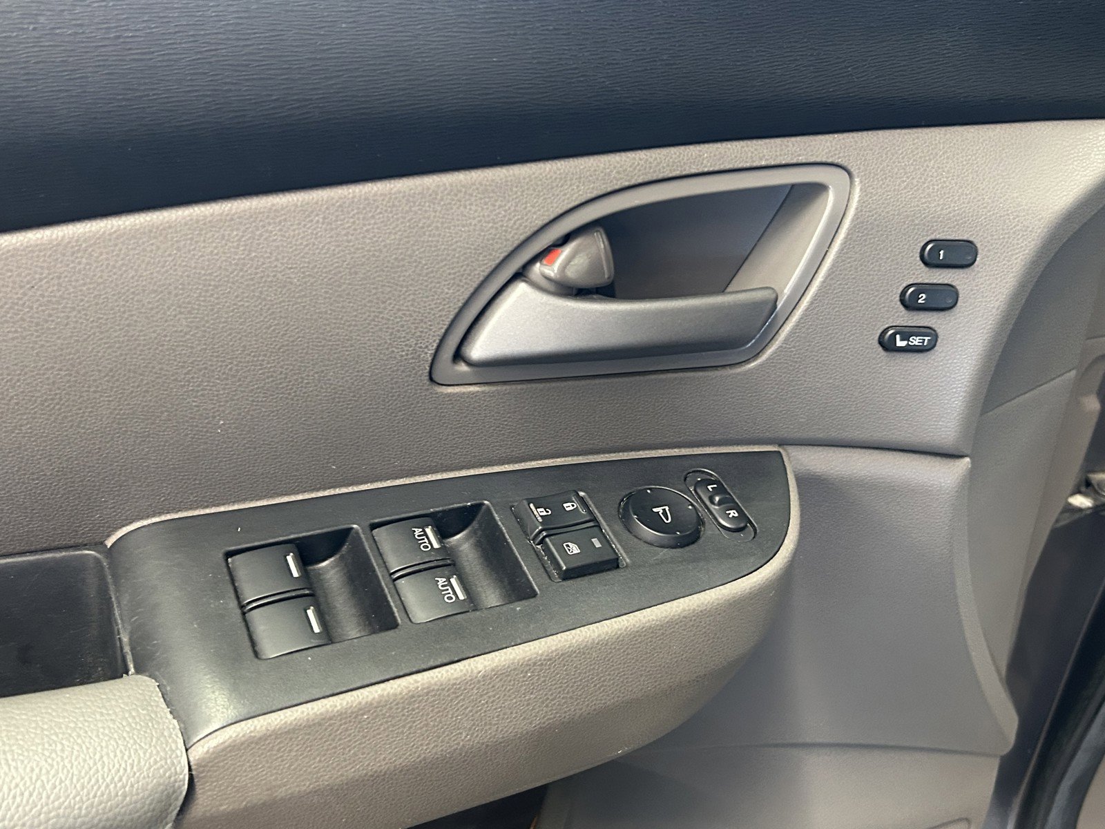 Used 2012 Honda Odyssey Touring image 10