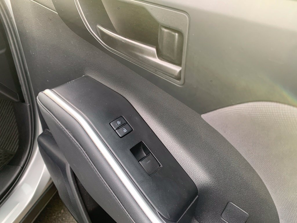 Used 2023 Toyota Highlander LE FWD image 39