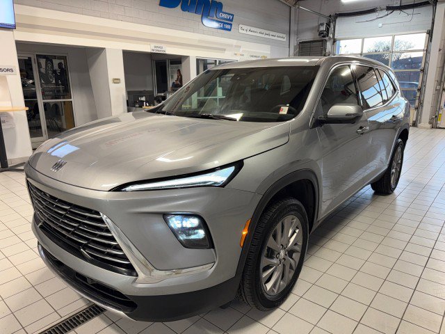 Used 2025 Buick Enclave Preferred FWD image 7