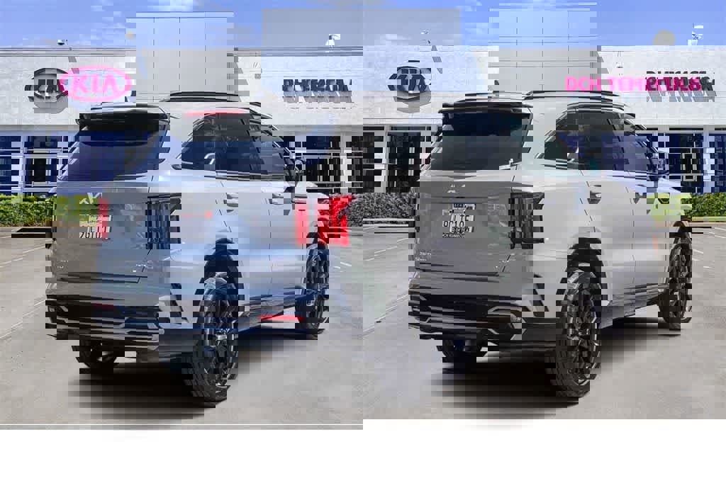Certified 2023 Kia Sorento SX image 4