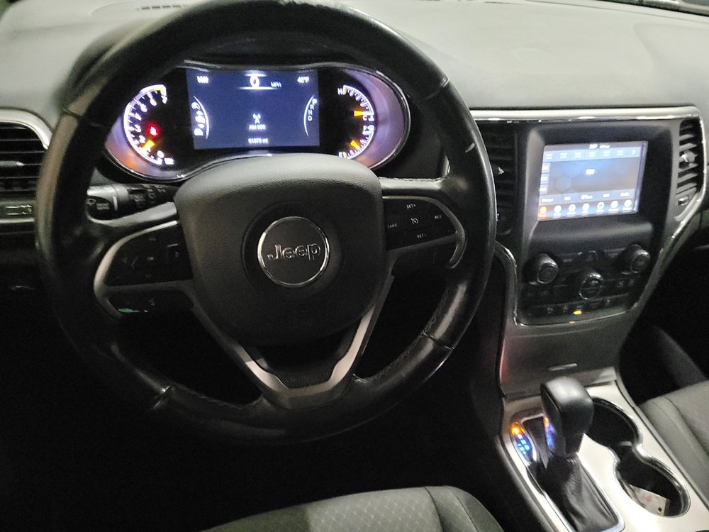 Used 2019 Jeep Grand Cherokee Laredo AWD/4WD image 22