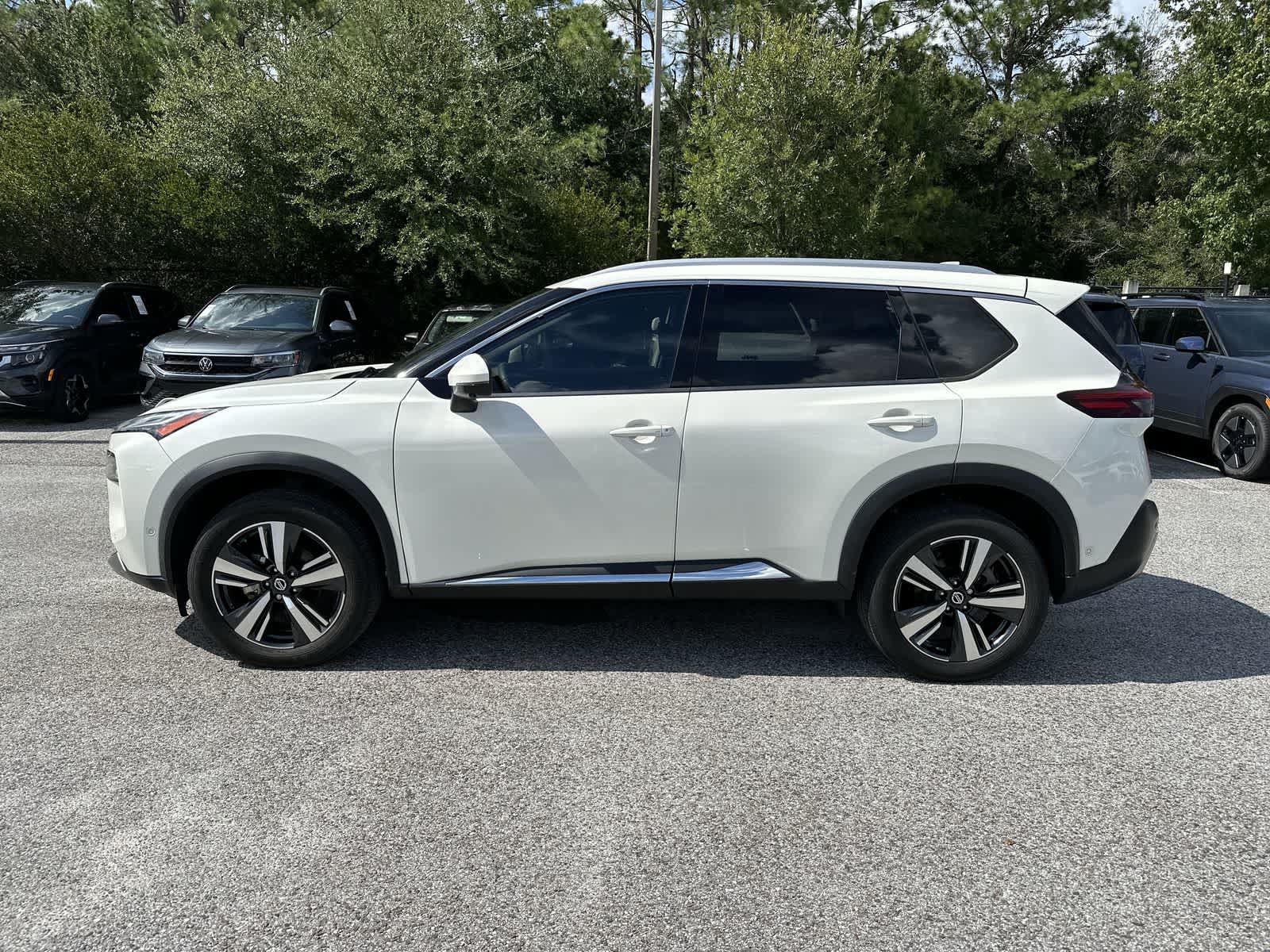 Used 2021 Nissan Rogue Platinum AWD/4WD image 5