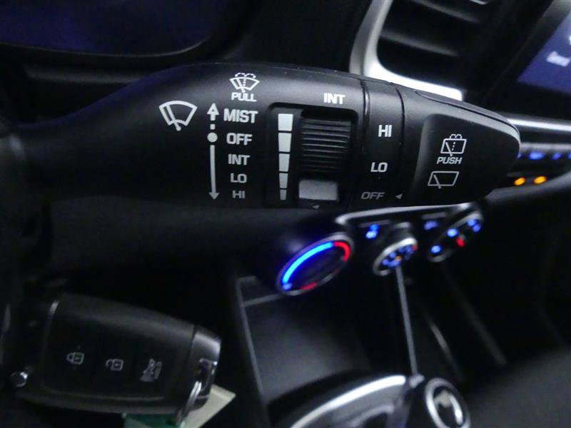 Used 2021 Hyundai Venue SE FWD image 16