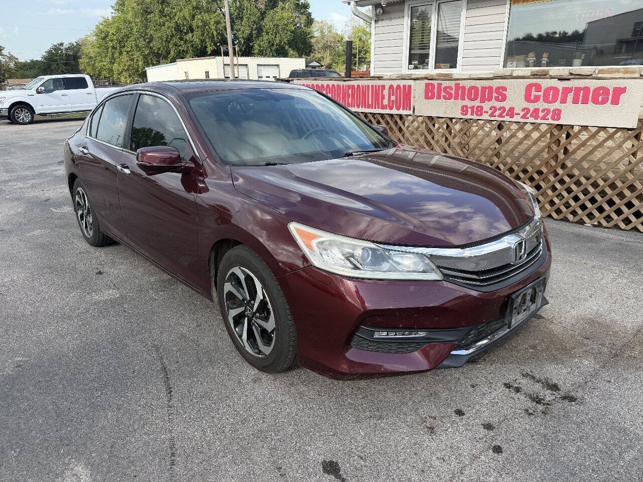 Used 2017 Honda Accord EX-L image 2