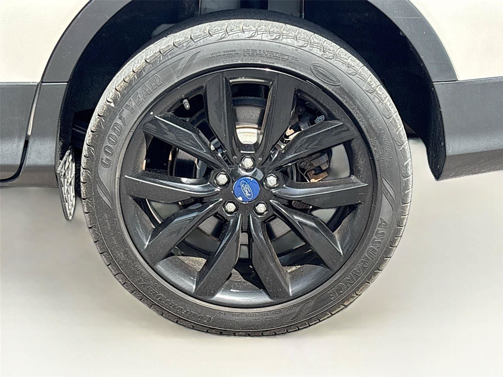Used 2017 Ford Escape Titanium AWD/4WD image 32