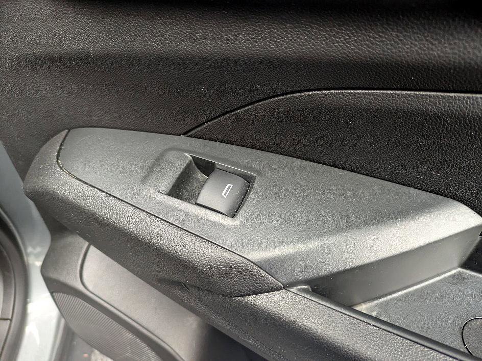 Used 2025 Chevrolet Trax LT image 33