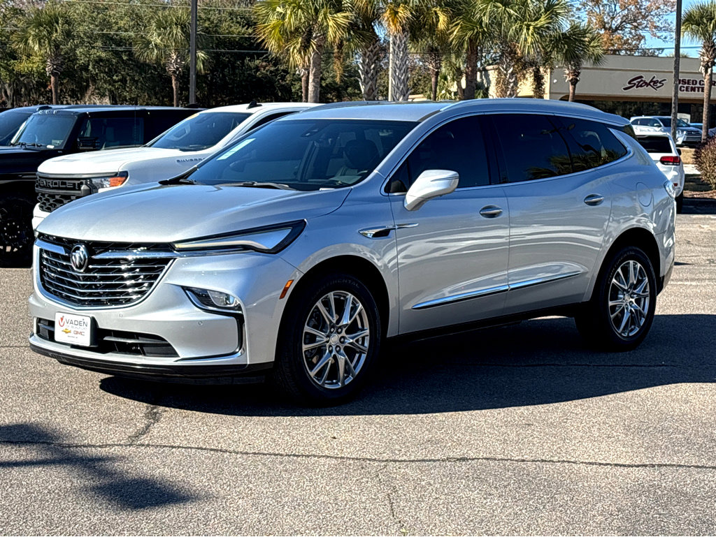 Used 2022 Buick Enclave Premium image 3