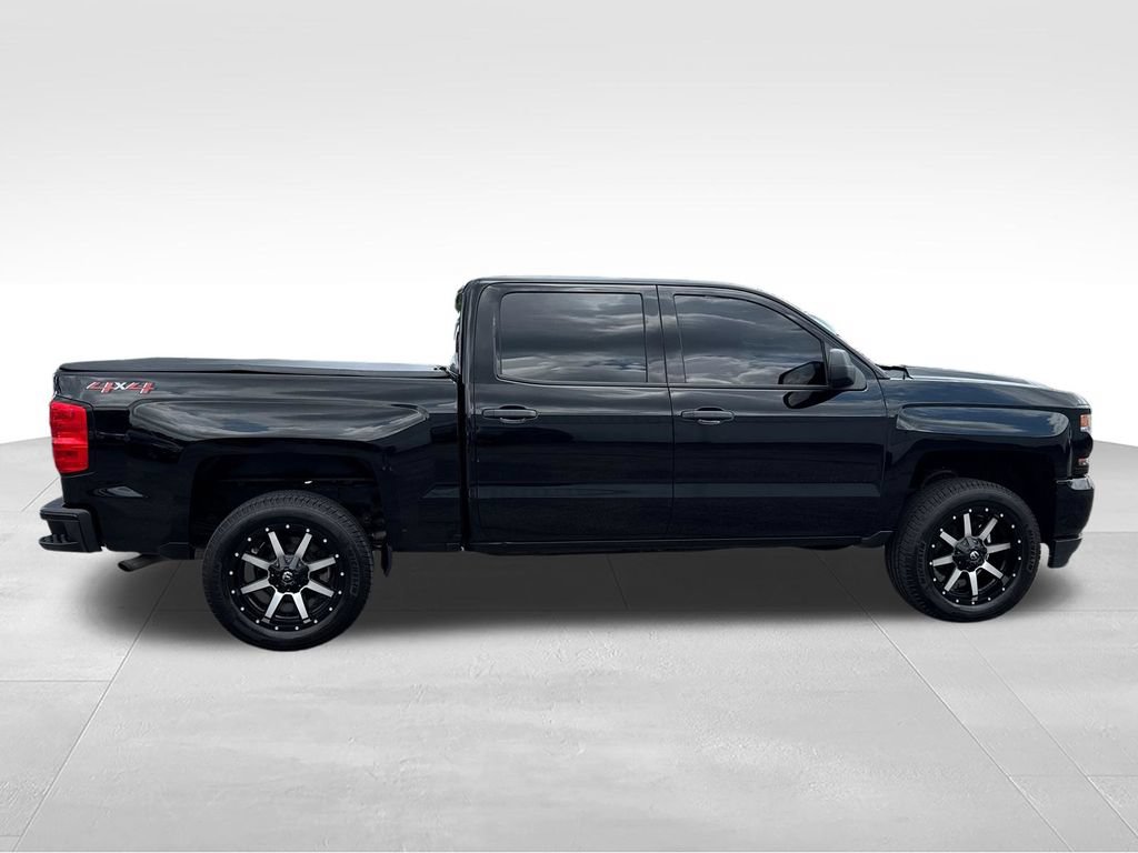 Used 2018 Chevrolet Silverado 1500 Custom w/ Custom Value Package AWD/4WD image 3