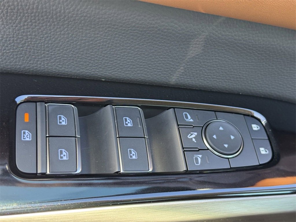 New 2025 Nissan Pathfinder Platinum w/ Black Appearance Package image 19