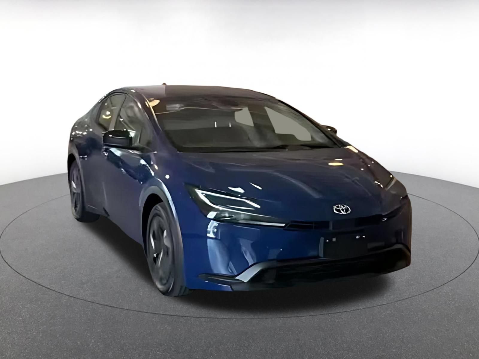 Used 2025 Toyota Prius LE FWD image 3