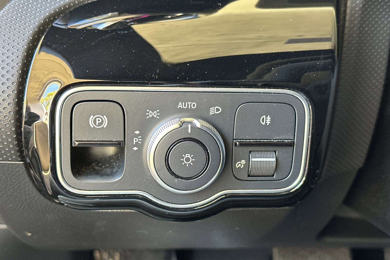 Used 2023 Mercedes-Benz CLA 250 image 40
