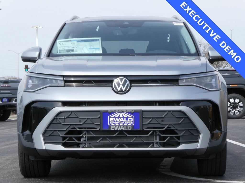 Certified 2025 Volkswagen Taos SE image 25