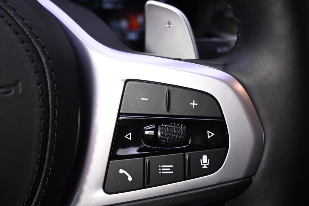 Used 2022 BMW M550i xDrive w/ Dynamic Handling Package image 35