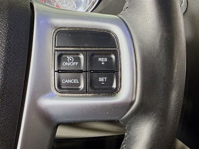 Used 2011 Chrysler Town & Country Touring-L w/ Entertainment Group #2 FWD image 14
