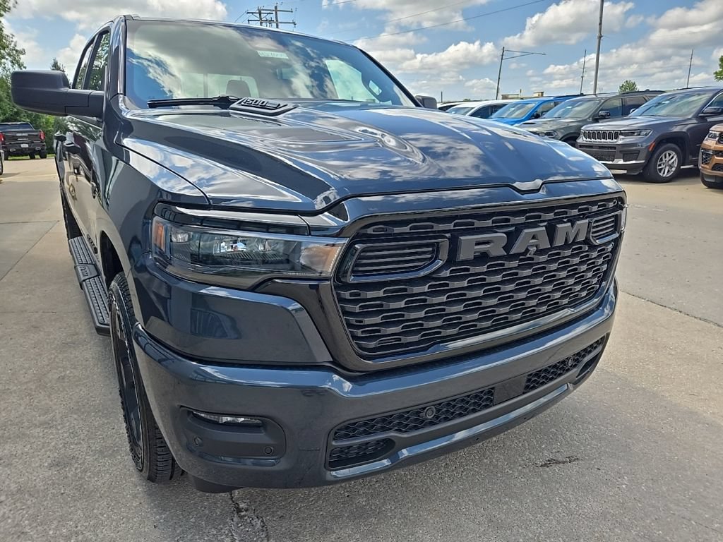 New 2027 RAM 1500 Express AWD/4WD image 13