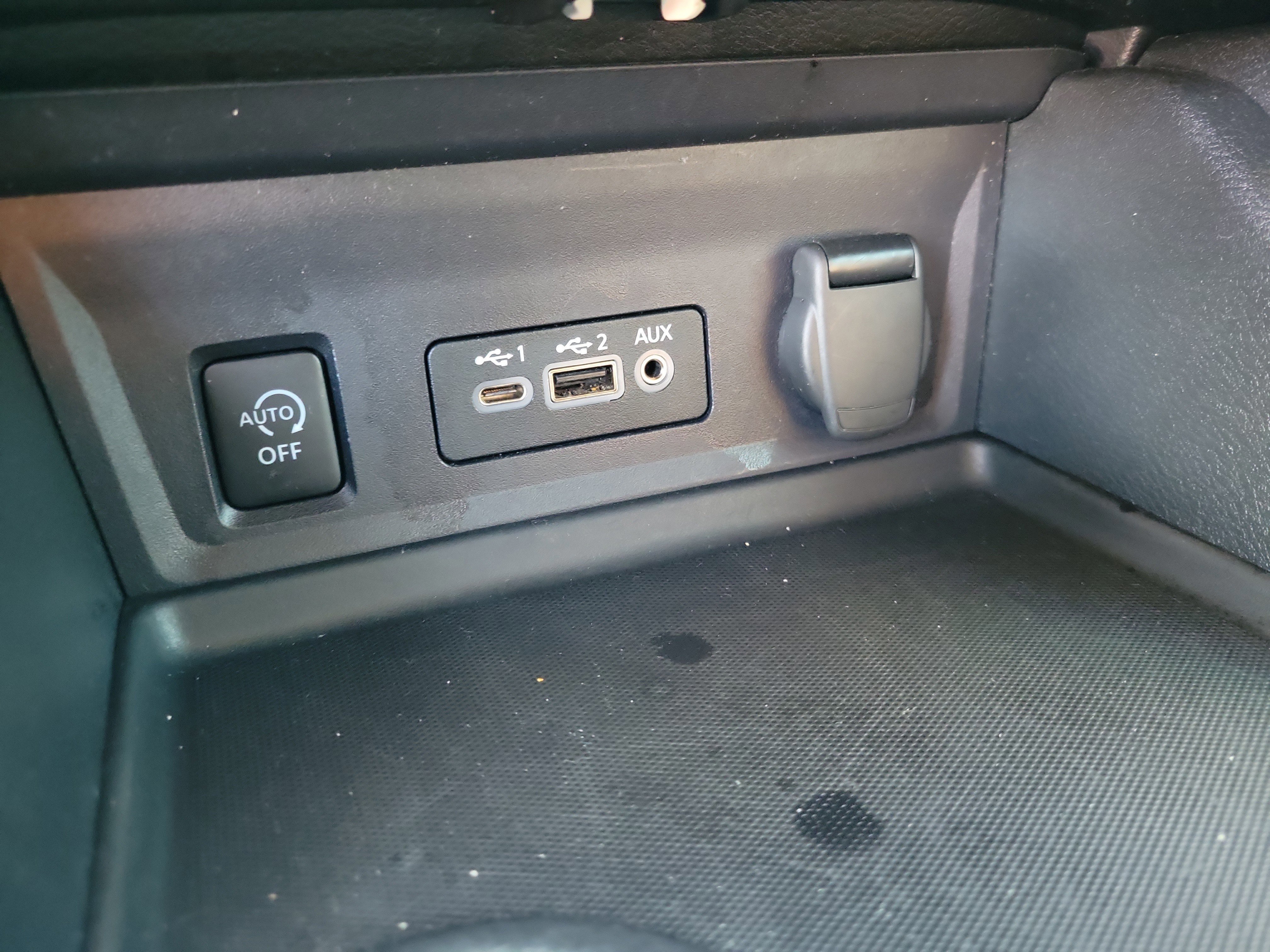 Certified 2024 Nissan Sentra SV image 31