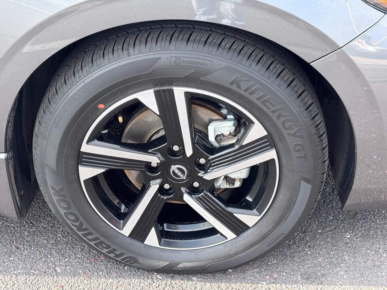 Used 2025 Nissan Sentra SV w/ All-Weather Package FWD image 11