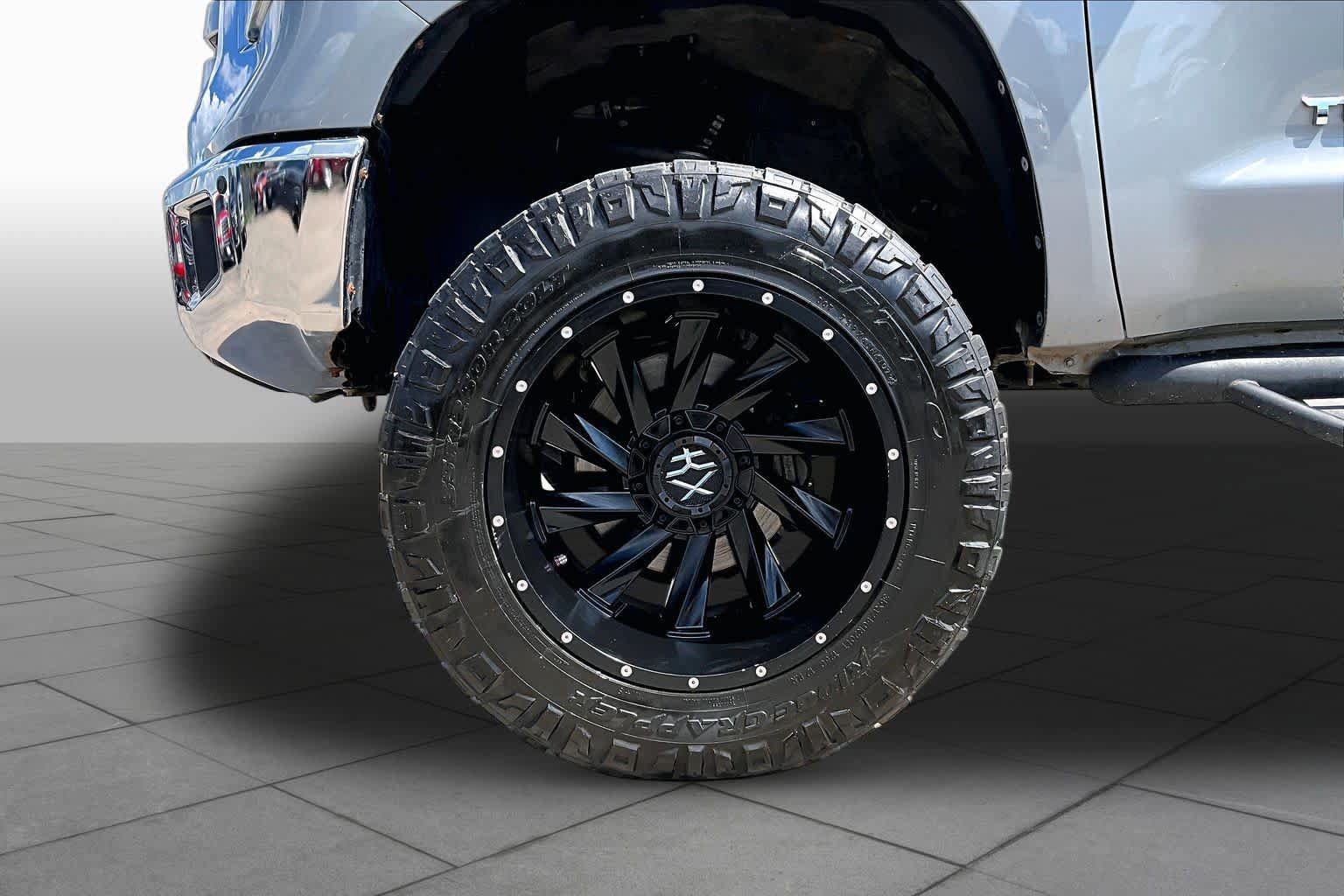 Used 2020 Toyota Tundra Limited w/ Limited Premium Package AWD/4WD image 11