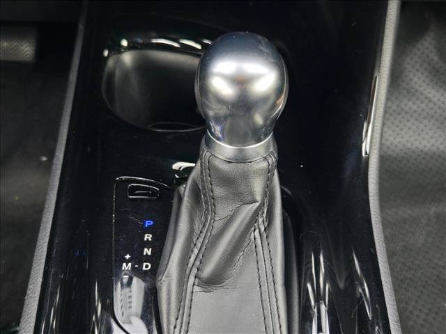 Used 2019 Toyota C-HR Limited FWD image 12