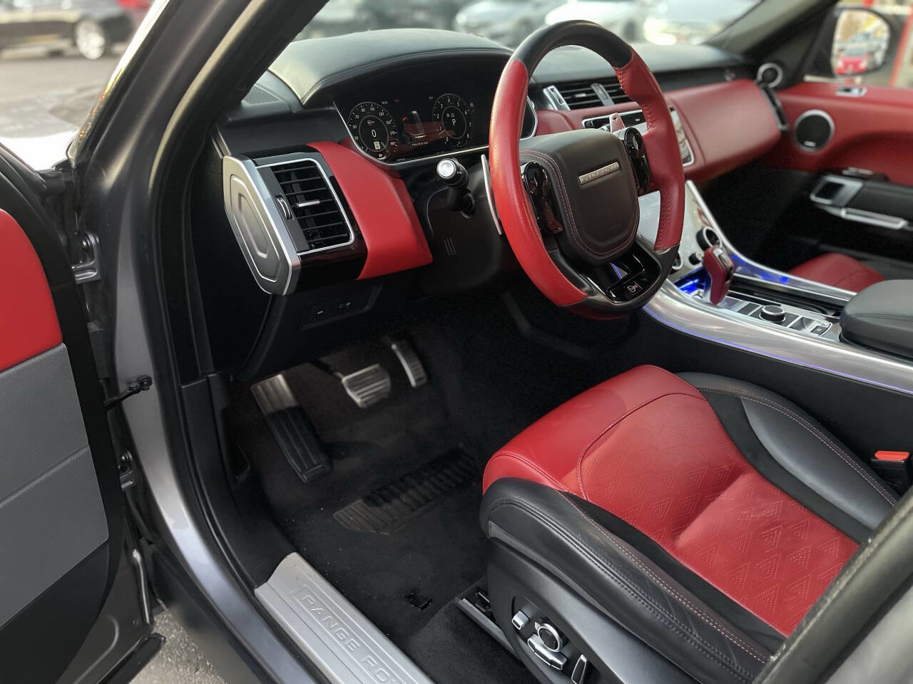 Used 2020 Land Rover Range Rover Sport SVR image 10