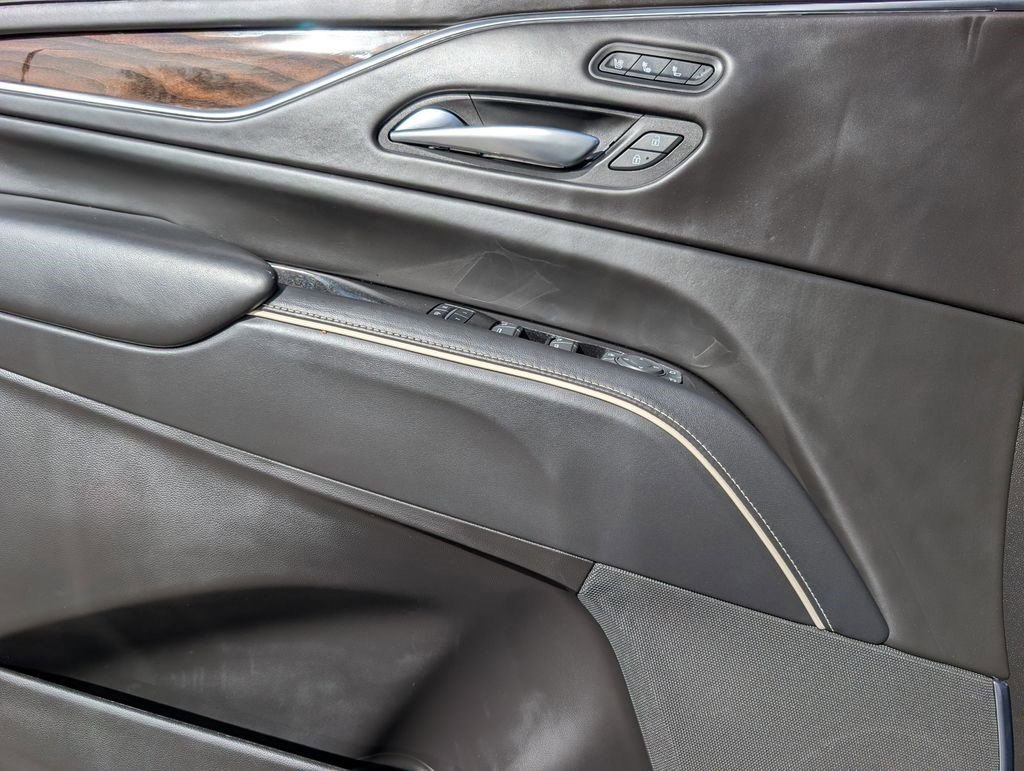 Certified 2022 Cadillac Escalade Sport Platinum w/ LPO, ONYX Package AWD/4WD image 23