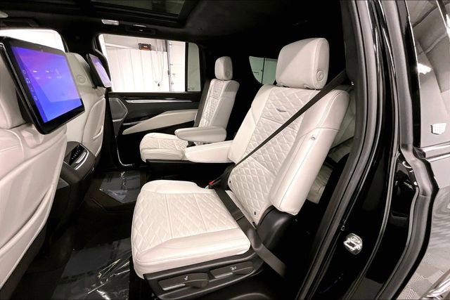 Used 2025 Cadillac Escalade ESV Sport Platinum AWD/4WD image 26