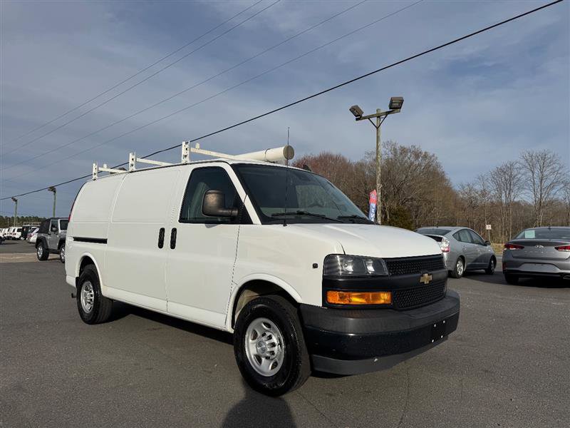 Used 2019 Chevrolet Express 3500 w/ Driver Convenience Package image 4