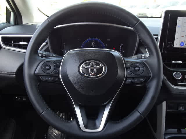 Used 2025 Toyota Corolla Cross XLE w/ Convenience Package AWD/4WD image 24
