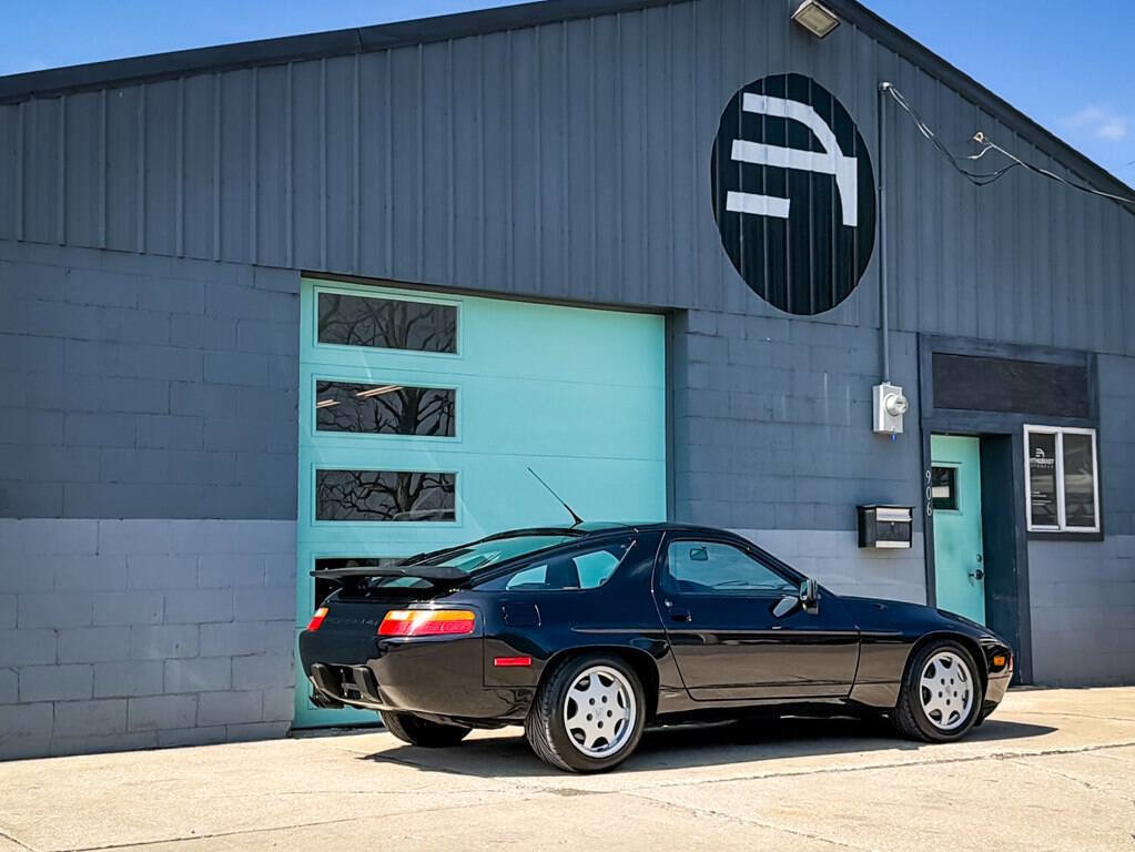 Used 1990 Porsche 928 image 12