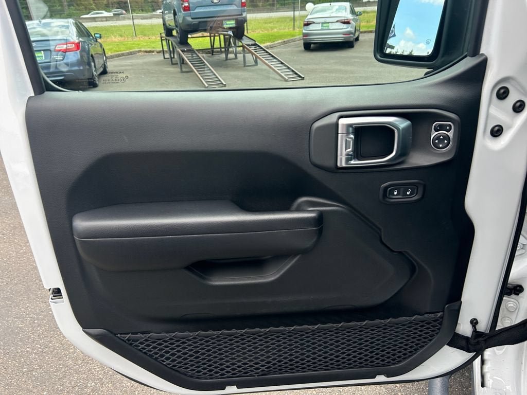 Used 2018 Jeep Wrangler Sport AWD/4WD image 20