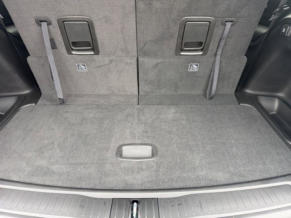 Used 2025 Jeep Grand Cherokee L Laredo w/ Luxury Tech Group I image 17