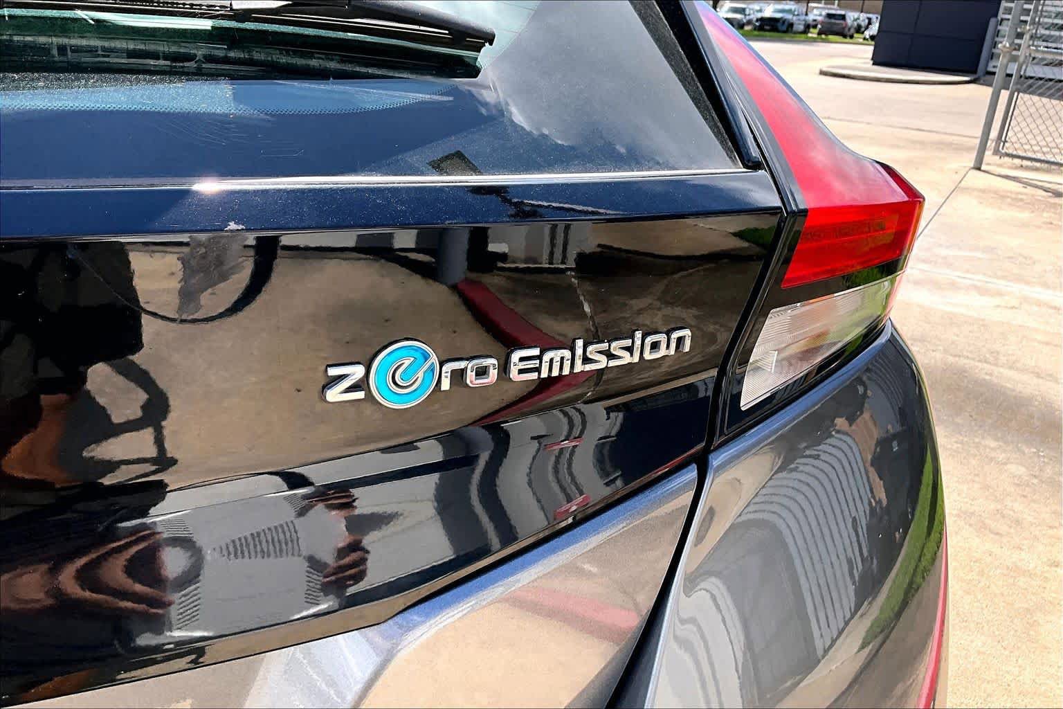 Certified 2021 Nissan Leaf SL Plus FWD image 9