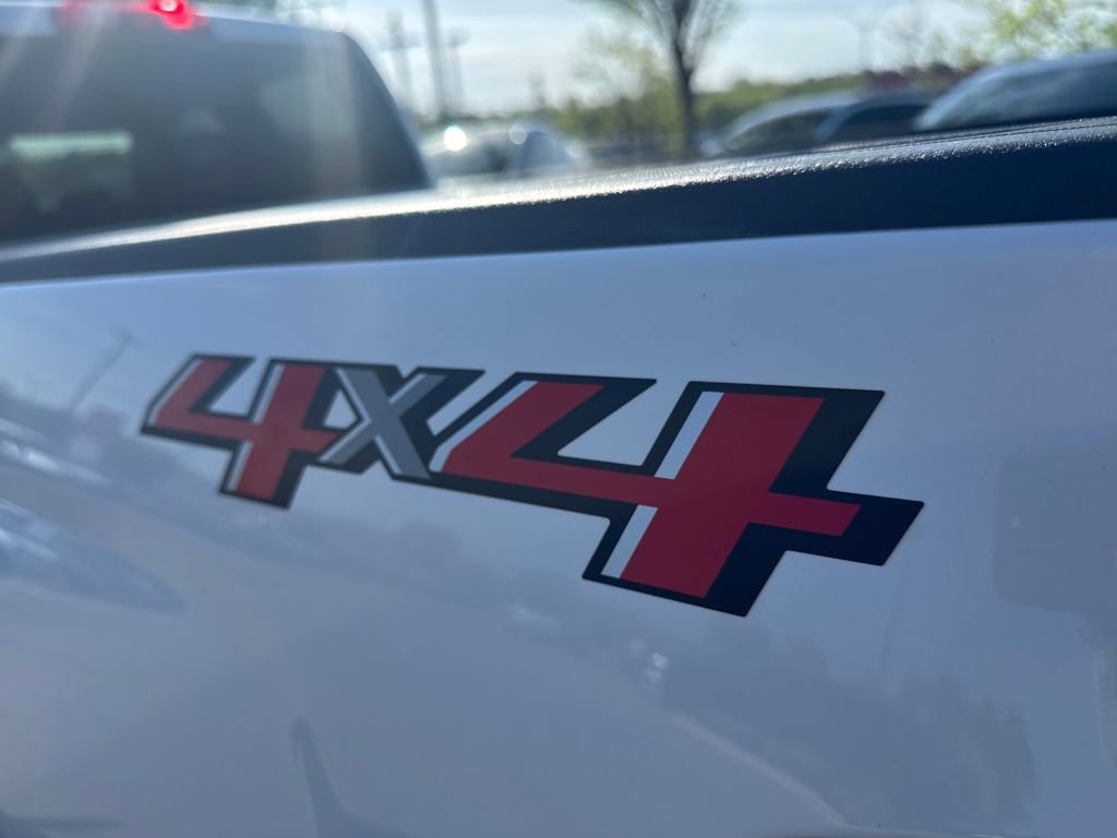 Used 2018 Chevrolet Silverado 1500 LT w/ All Star Edition image 41