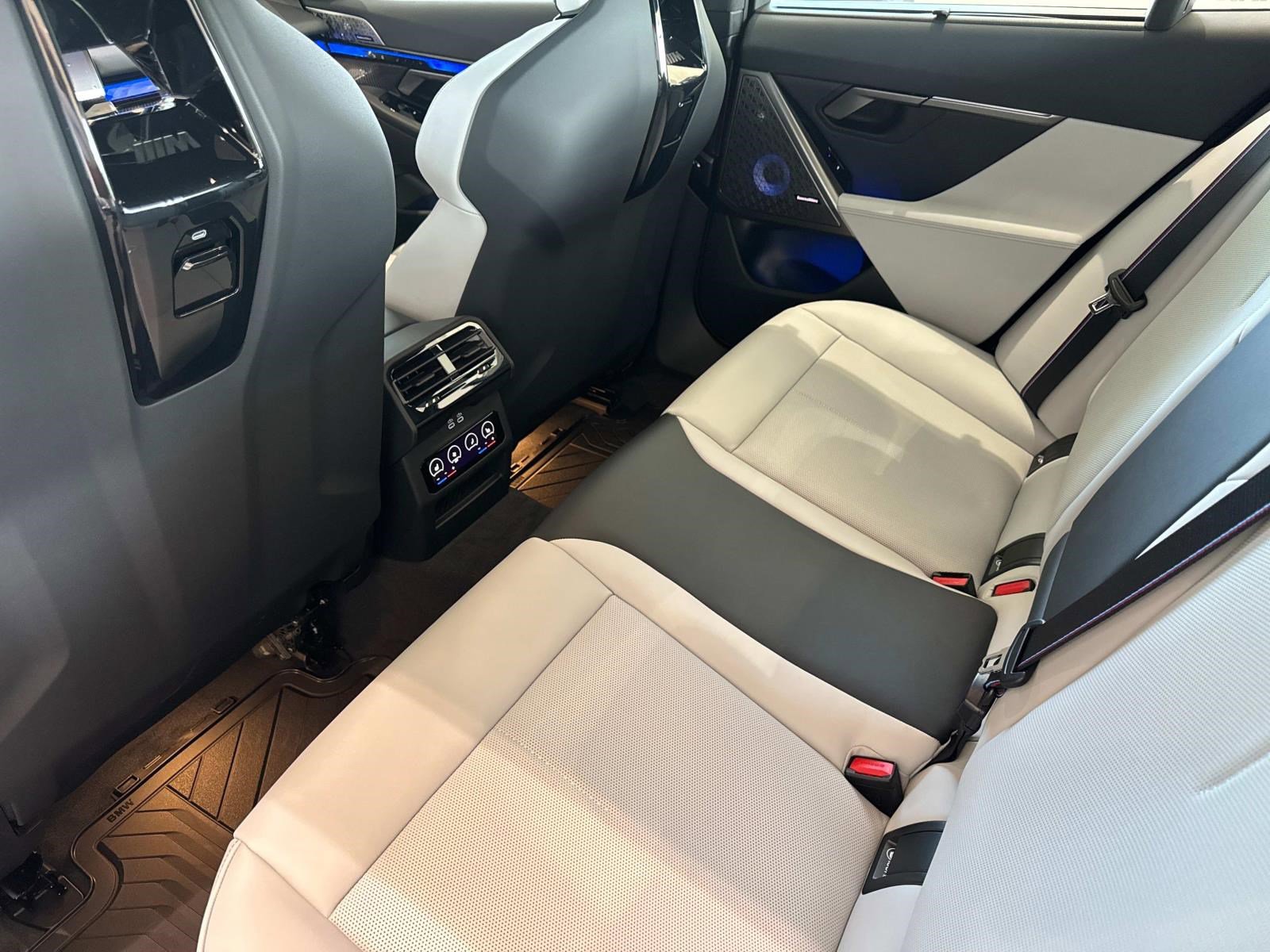 New 2026 BMW M5 w/ Carbon Package image 11