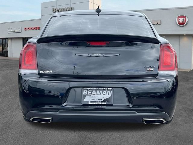 Used 2023 Chrysler 300 Touring L w/ Comfort Group RWD image 6