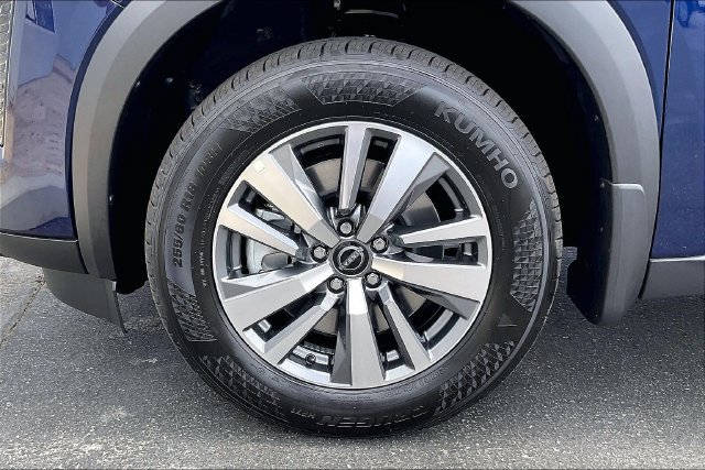 New 2026 Nissan Pathfinder SL FWD image 9