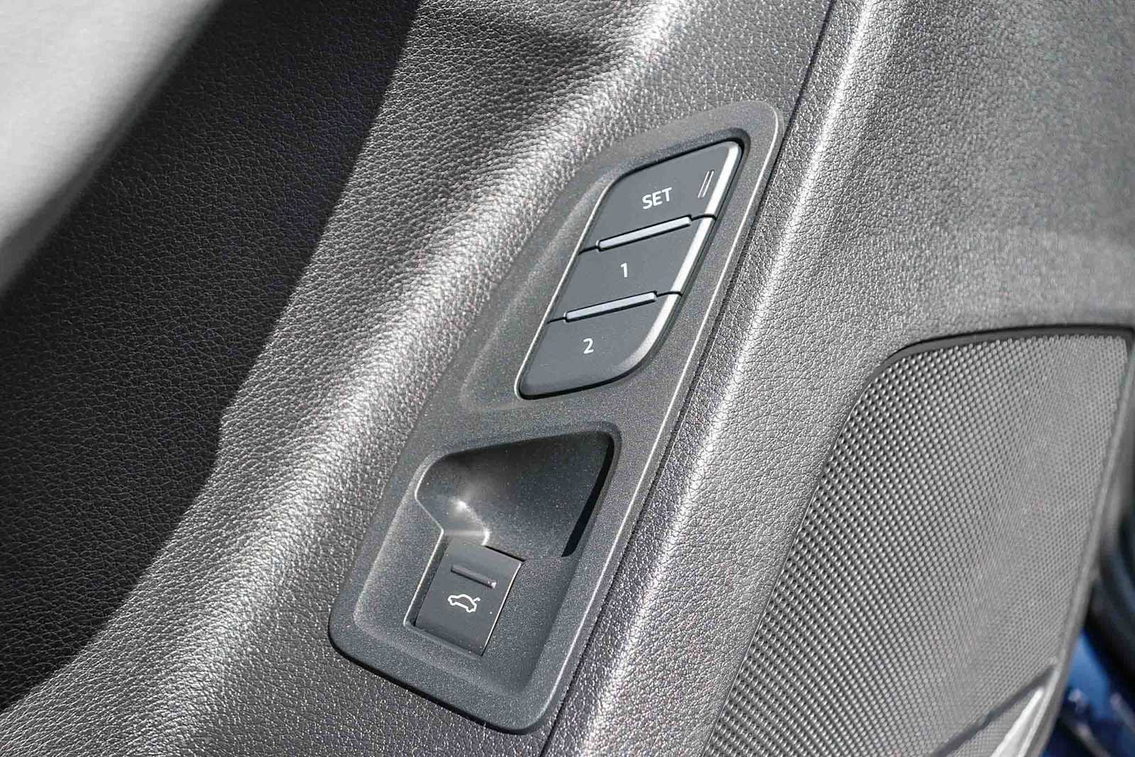 Used 2025 Audi Q3 2.0T Premium w/ Convenience Package image 39