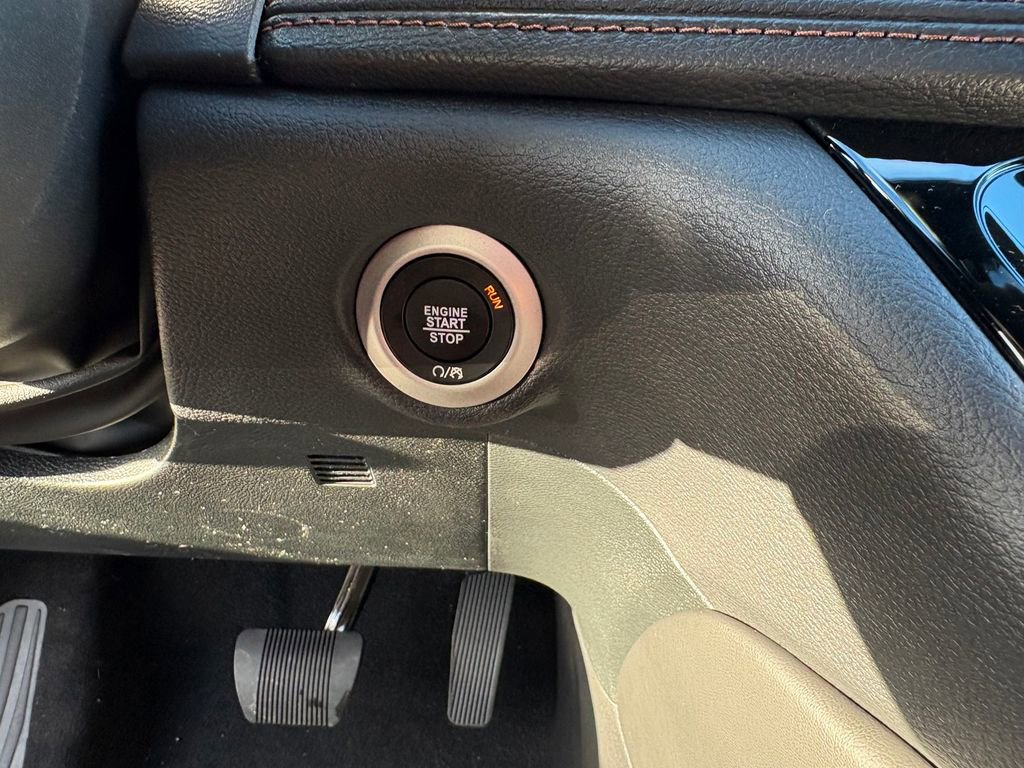 New 2026 Chrysler Pacifica Pinnacle w/ Trailer Tow Group image 25