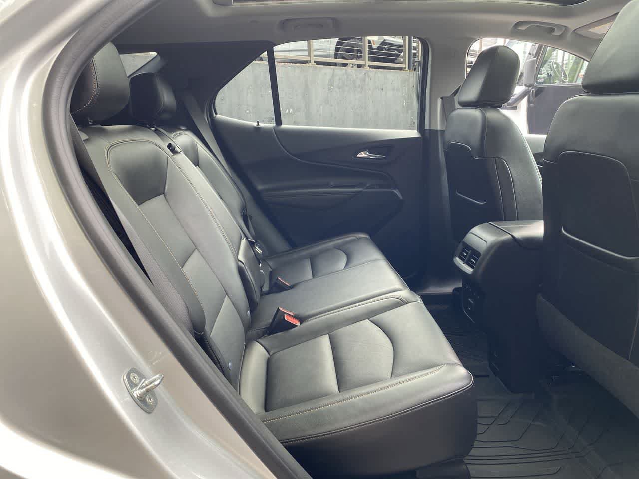 Used 2021 Chevrolet Equinox Premier FWD image 17