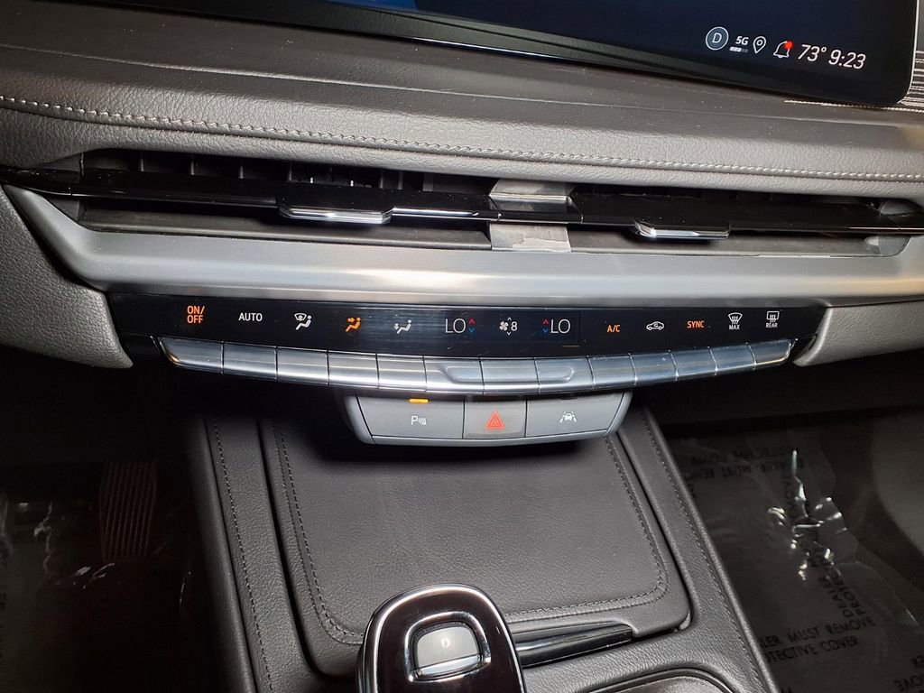 Certified 2025 Cadillac XT4 Premium Luxury AWD/4WD image 5