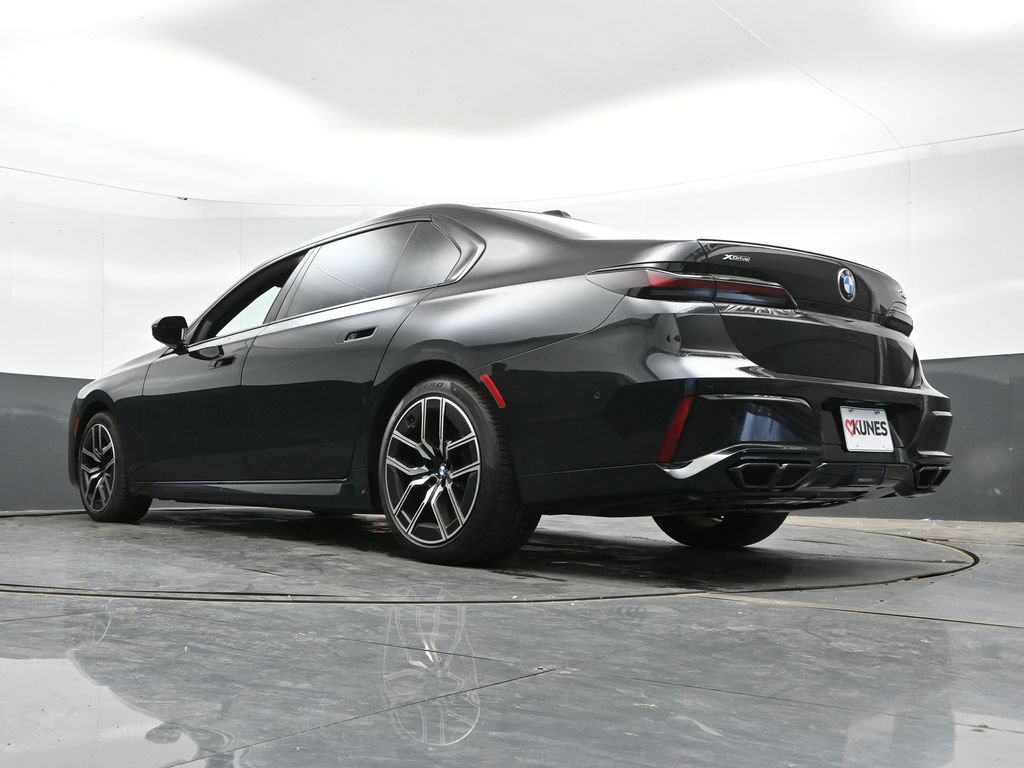 Used 2024 BMW 760i xDrive w/ Executive Package AWD/4WD image 45