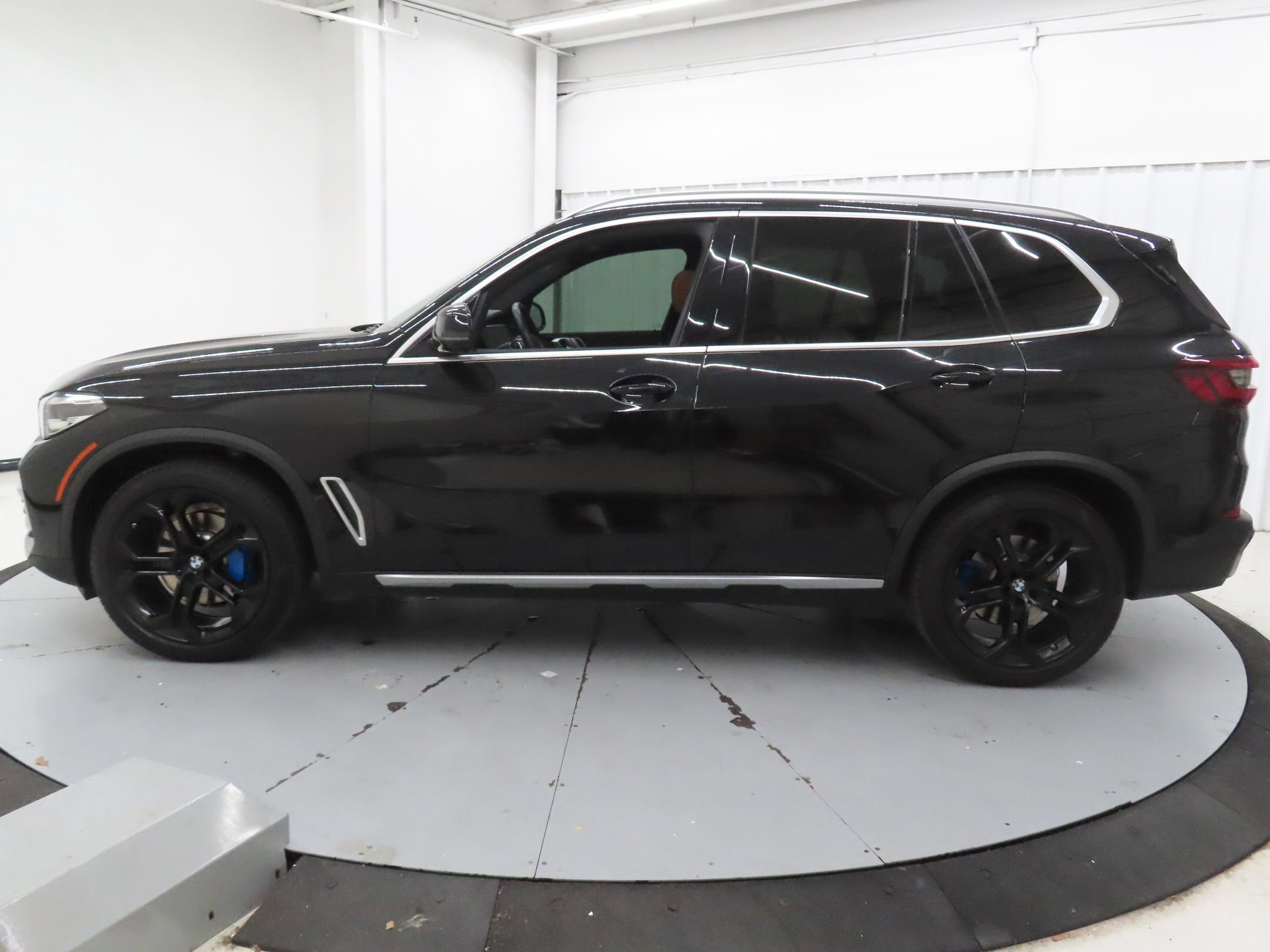 Used 2023 BMW X5 xDrive40i w/ Premium Package AWD/4WD image 7