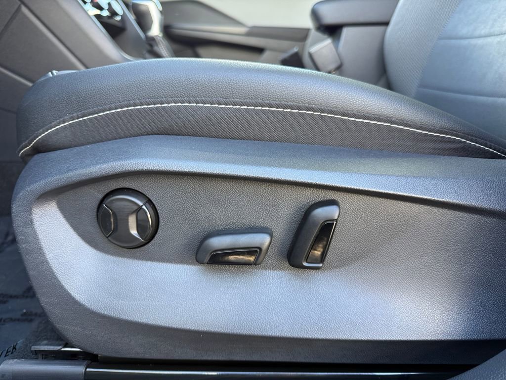 Used 2023 Volkswagen Taos SE w/ Panoramic Sunroof Package image 10