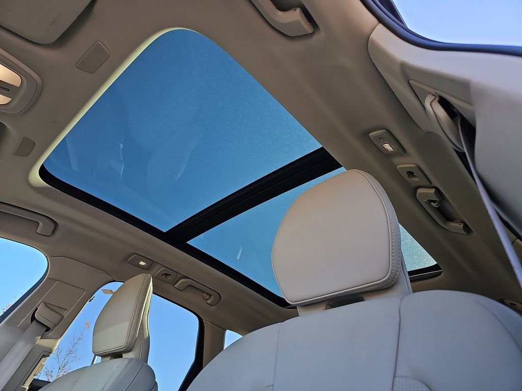 Used 2022 Volvo XC60 B5 Inscription w/ Advanced Package image 36