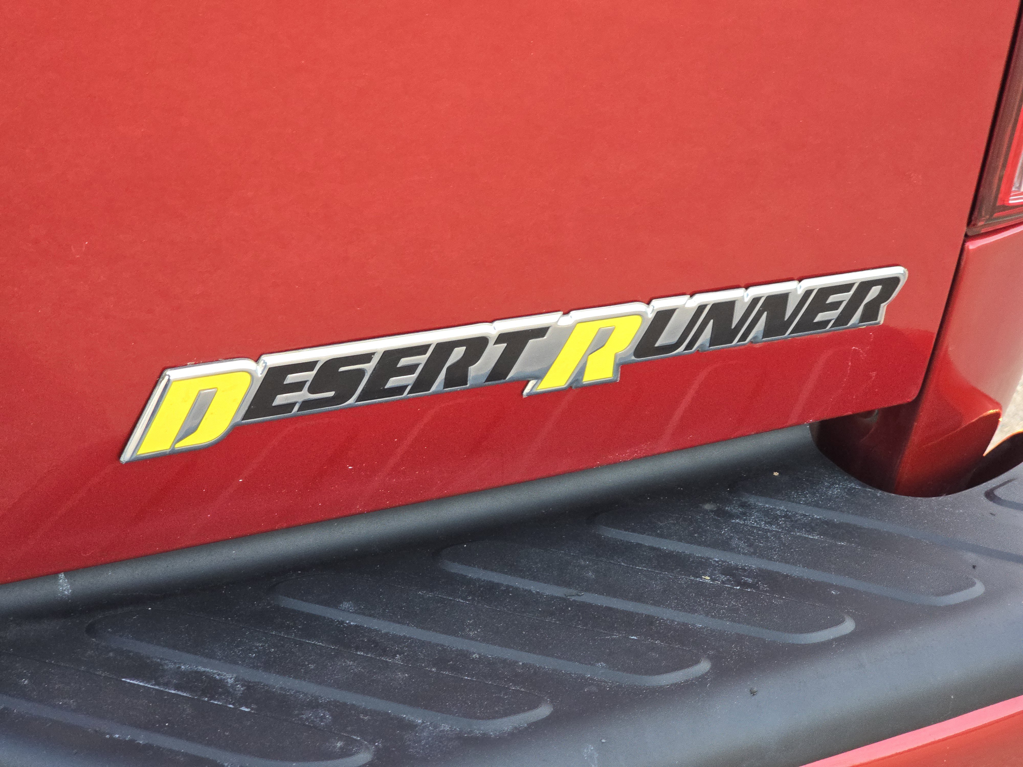 Used 2015 Nissan Frontier Desert Runner image 5