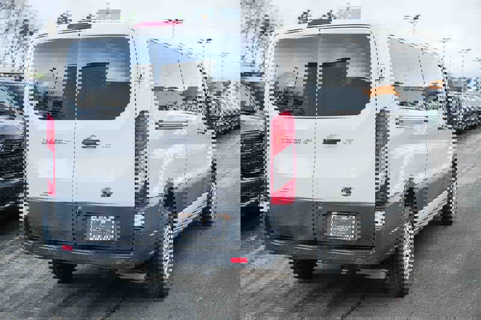 Used 2023 Ford Transit 350 XLT image 4