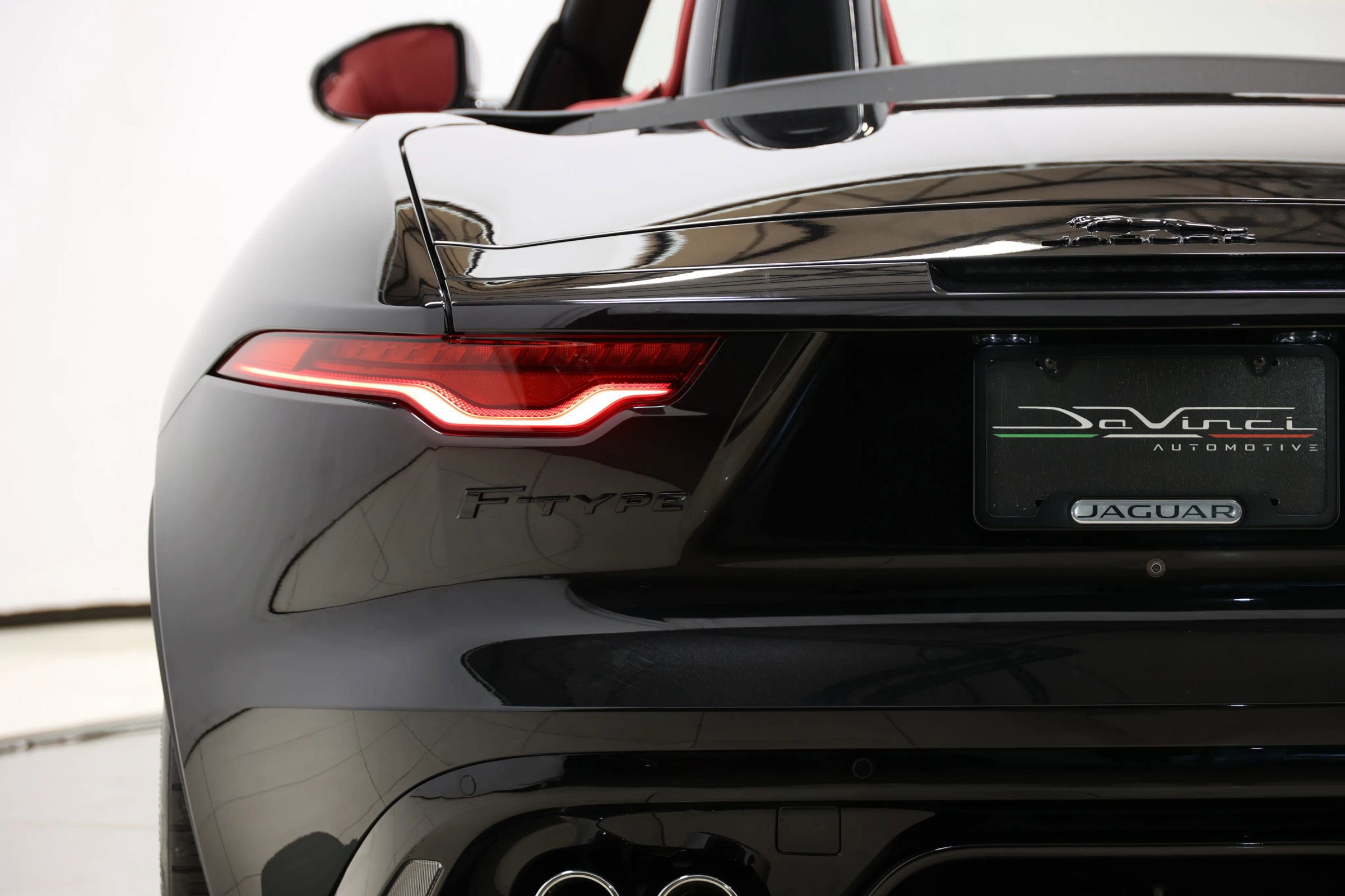 Used 2023 Jaguar F-TYPE R image 39