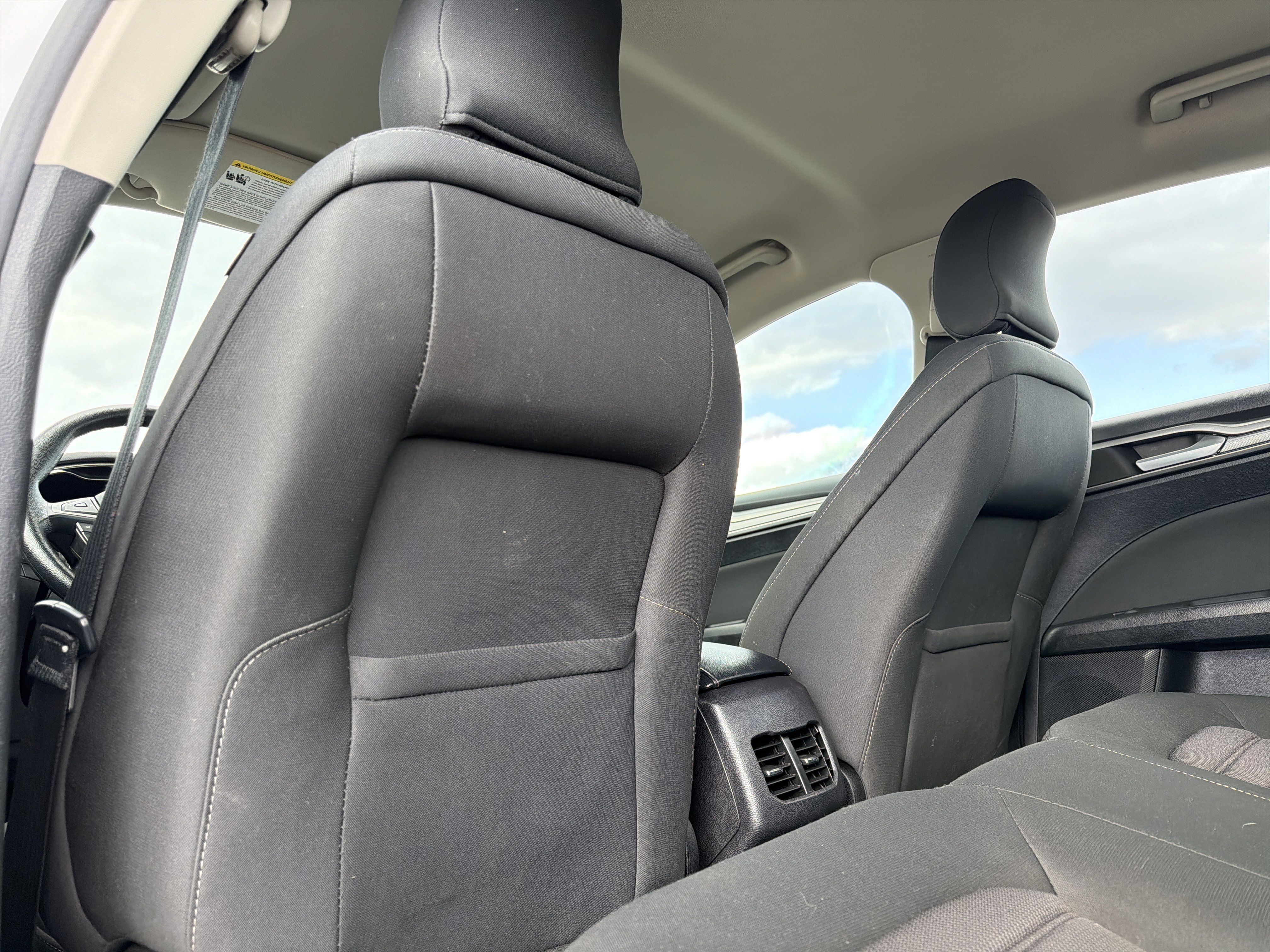 Used 2019 Ford Fusion SE image 27