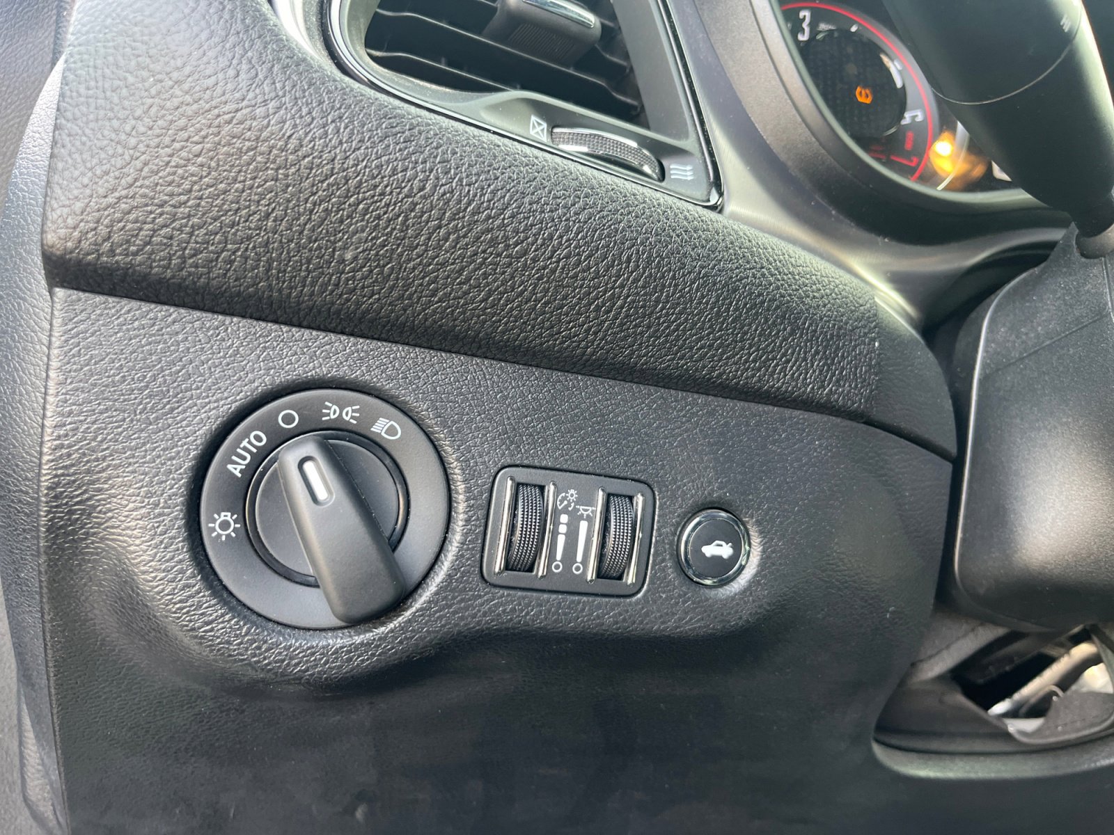 Certified 2021 Dodge Challenger SXT image 12