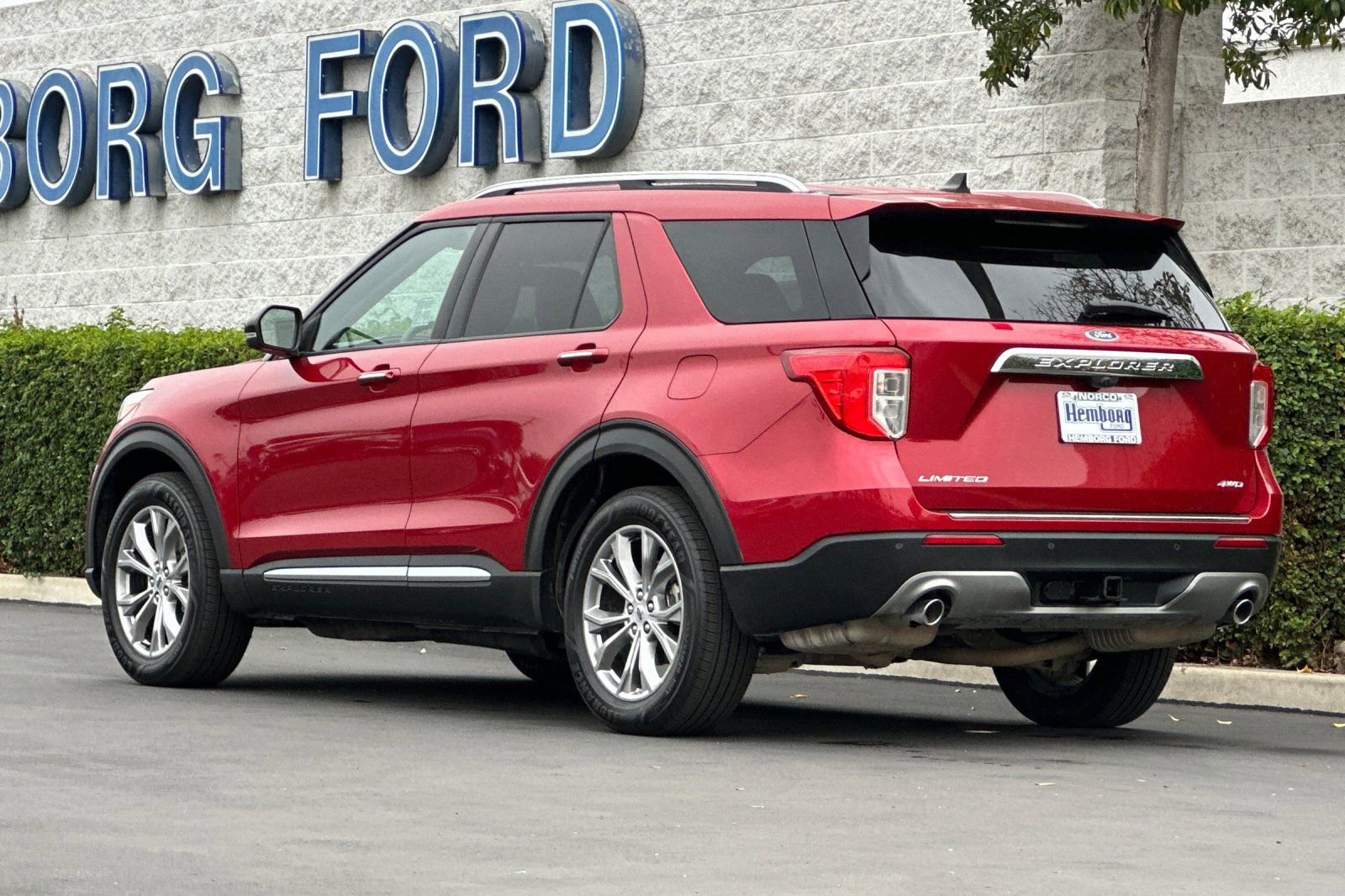 Used 2021 Ford Explorer Limited w/ Equipment Group 301A image 6